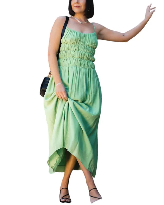 Deal Mania Andrina Dress In Kelly Green