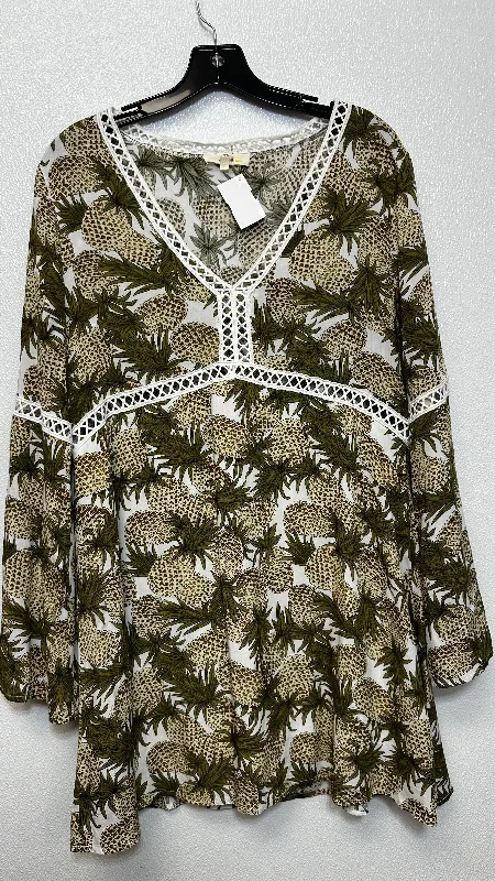 Instant Savings Dress Casual Short By Entro  Size: L