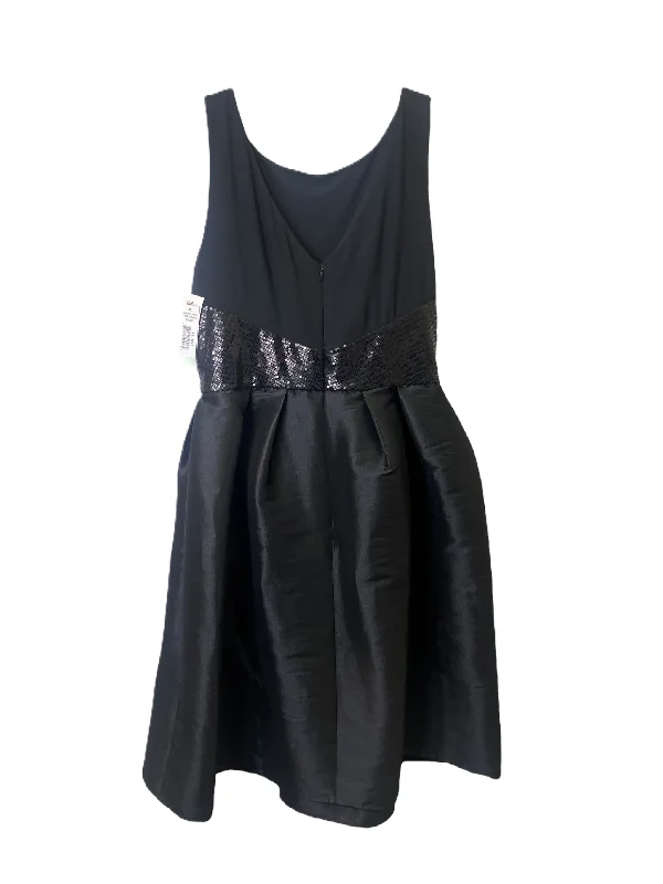 Limited Edition Dress Party Short By R And M Richards  Size: M